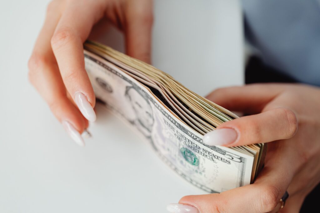 Don't carry too much cash while traveling